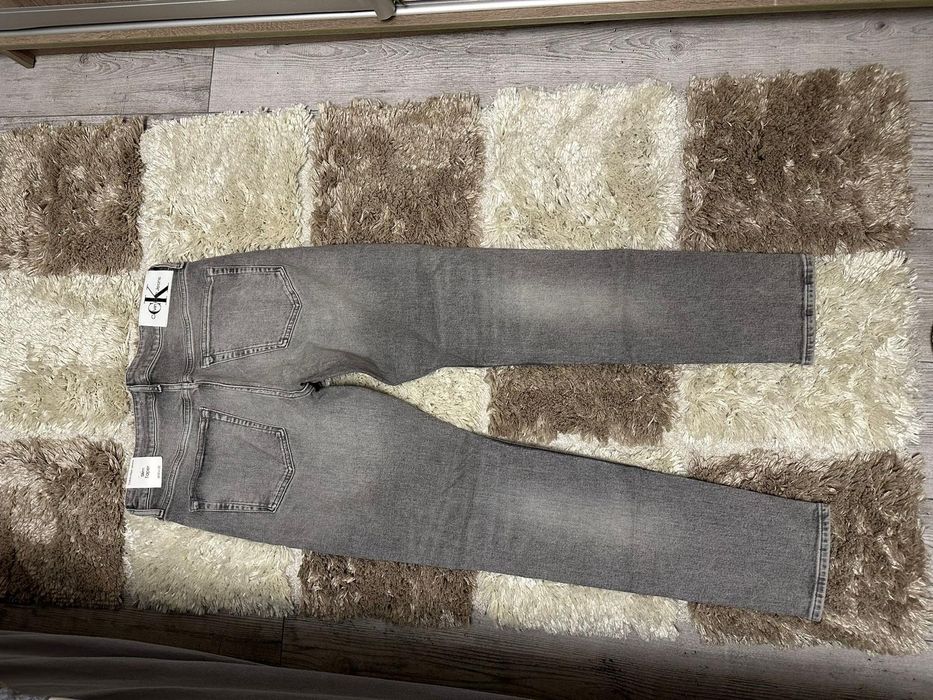 Vind Blugi Calvin Klein