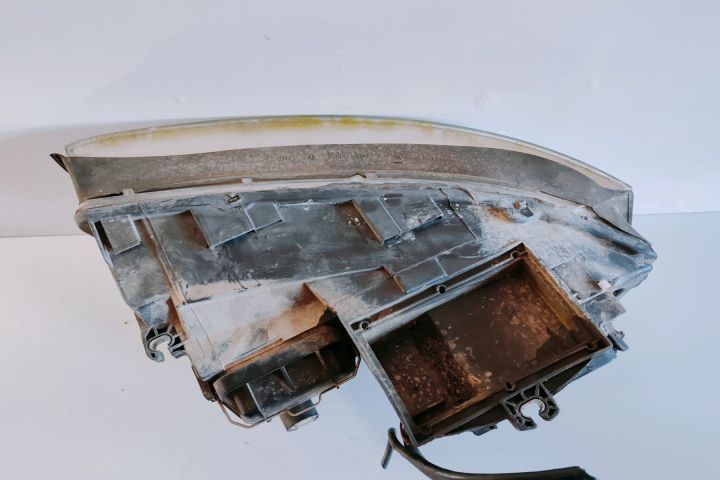 Far  Stanga 8E0941029C Audi A4 B6