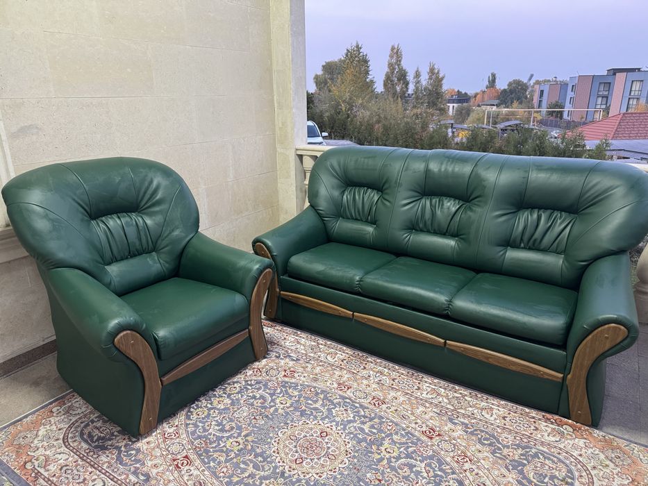 Продам диван с креслом, в отличном состояний