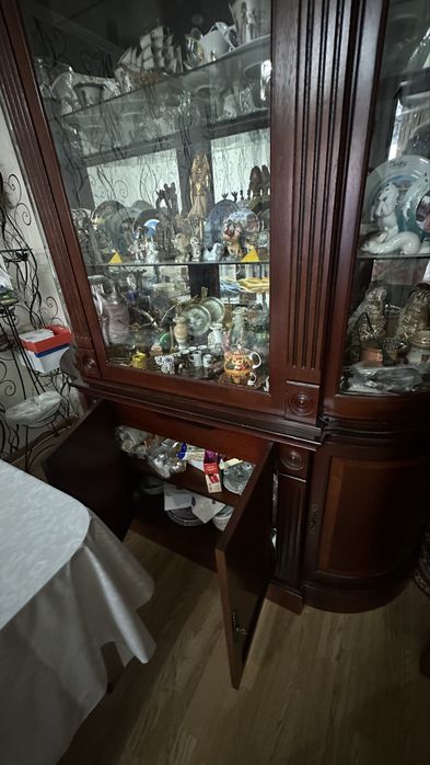 Продается шкаф для посуды и любых вещей
