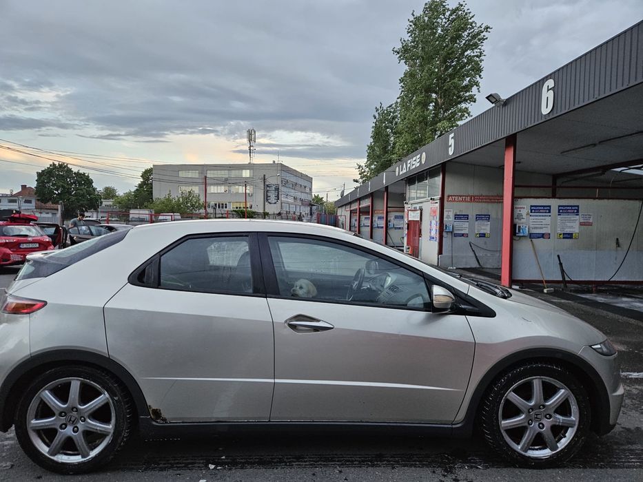 Honda Civic 1.8 i-VTEC 140 CP