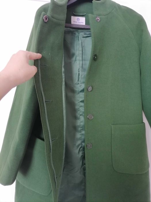 Продам пальто демисезонное