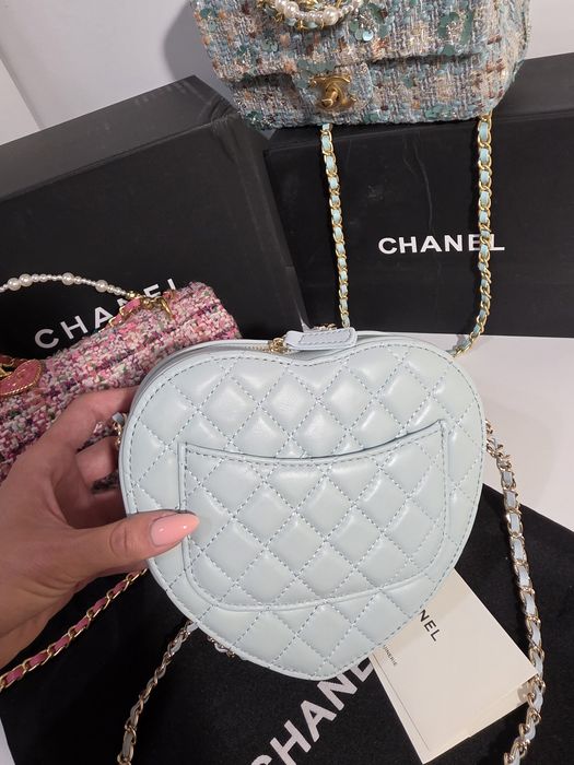 Налична чанта Chanel Heart Bag синя