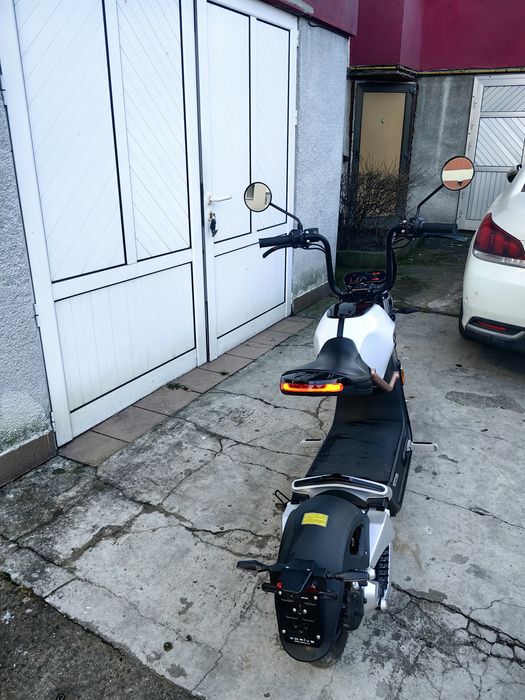 Scuter electric Sunra Miku Max