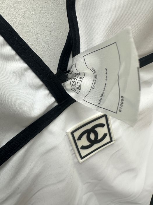Costum de baie Chanel