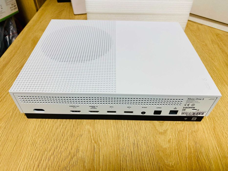 КАТО НОВ !!! Xbox One S 1TB, 4К, White