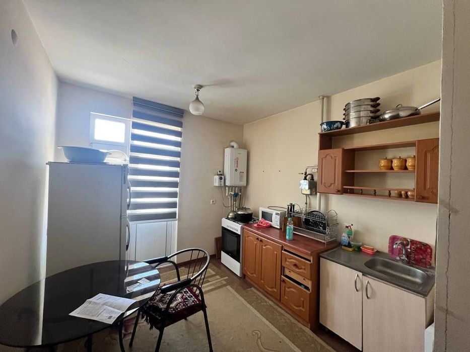 Sotiladi srochni 3 xona