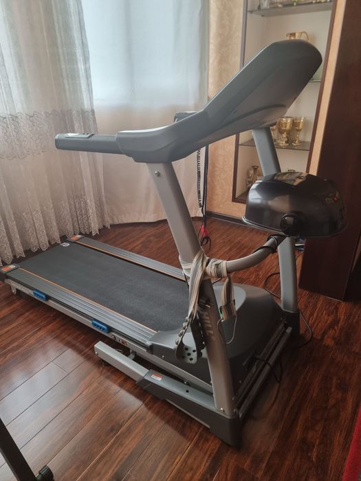 Беговая дорожка в очень хорошим состоянием