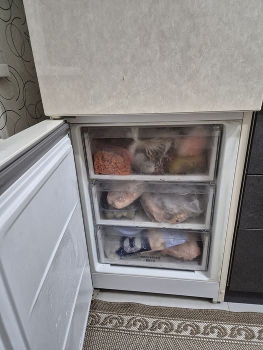 Холодильник Hotpoint