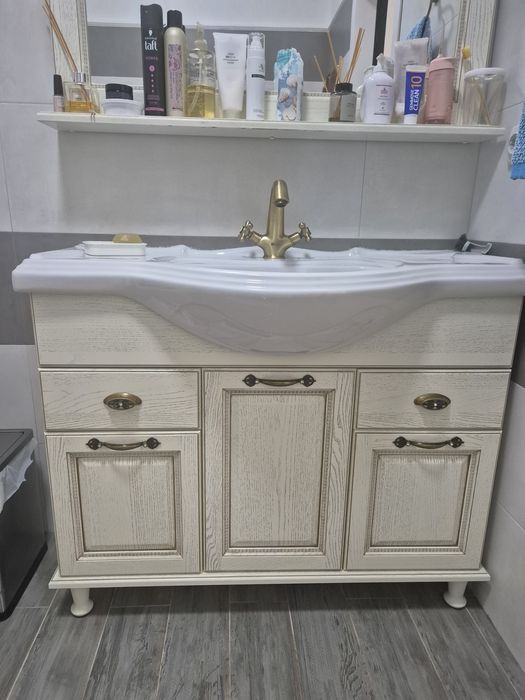 Продам мебель в ванную комнату