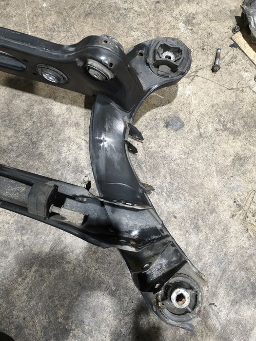 Заден мост За Мерцедес W204. W212