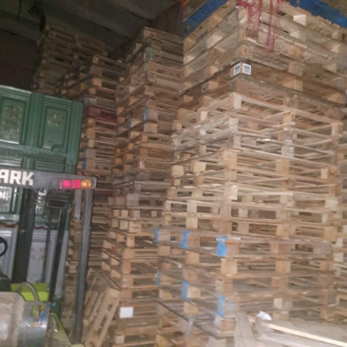 Vând 10000 de paleți!negociabil la cantități mari!