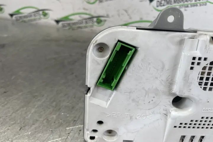 Ceasuri bord 5220301800 / 5 2203 018 00 Volkswagen VW Polo 2000