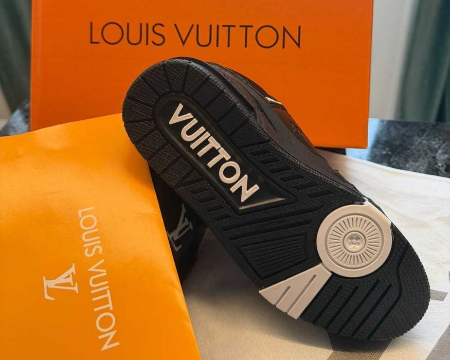 Adidasi Louis Vuitton Trainer LV - Negru Produs Nou - Full Box