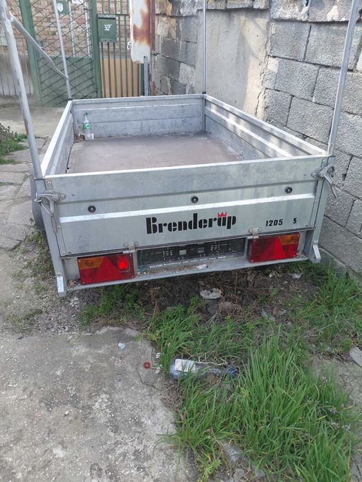 Ремарке с Бризент ново внос от германия в Добро състояние