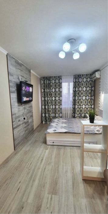 Сдаю ПОСУТОЧНО 1-комн кв на 7 мкр