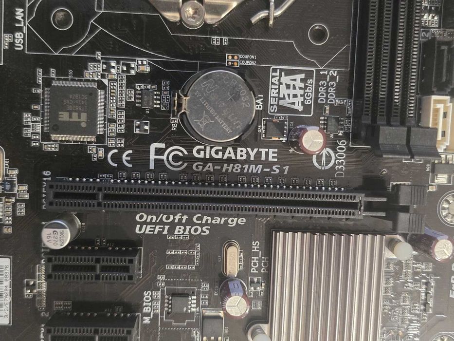 Placa de baza GIGABYTE GA-H81M-S1, LGA 1150 + Procesor G3240