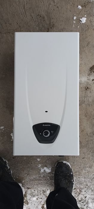 Vand autogaizer marca Ariston