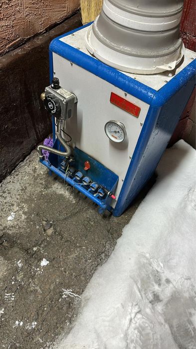 Напольная печь 350 квадратов ,состояние как новая .пользовались 1 год