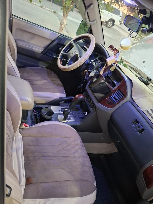 Mitsubishi Montero 2003