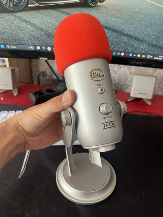 Профессиональный микрофон Blue Yeti