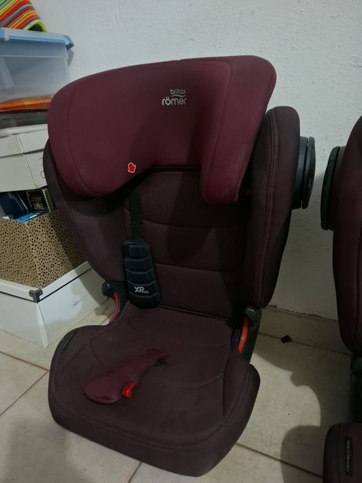 Scaun auto pentru copii Kidfix III S, Burgundy Red, Britax Romer