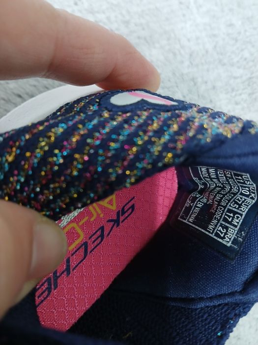 Vand Adidasi Skechers fete mar.27.5 noi
