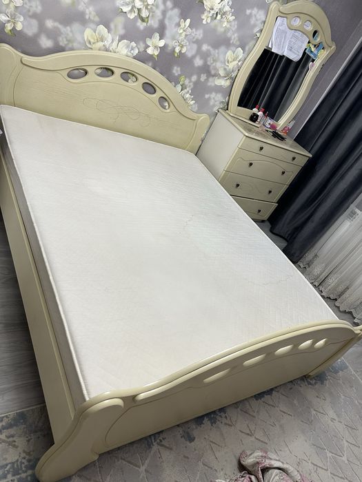 продам спальный кровать с матрасом