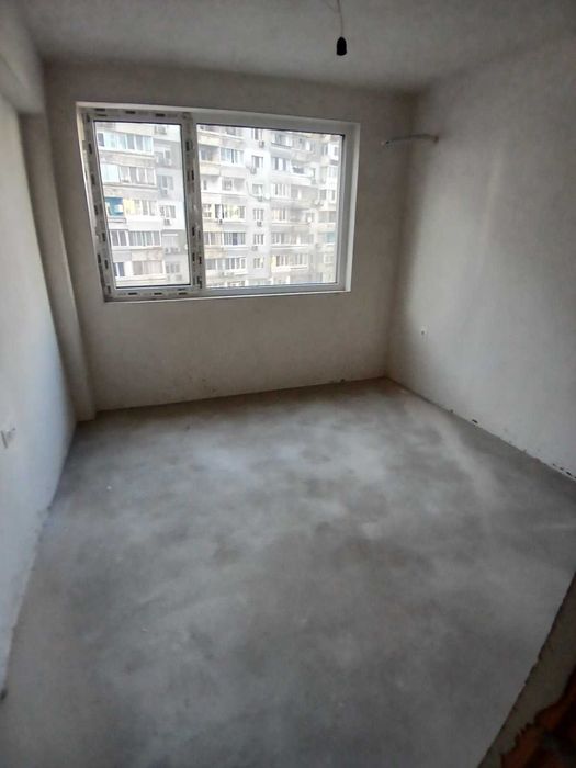 Продава се Тристаен апартамент в Варна, Левски - 100 кв.м за 1326 €/кв.м - Снимка #2