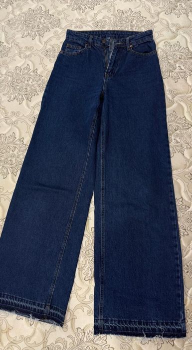 Продам женские джинсы