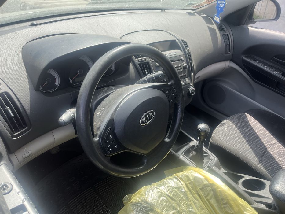 Dezmembrez Kia Ceed 1.4 benzina 2006-2010