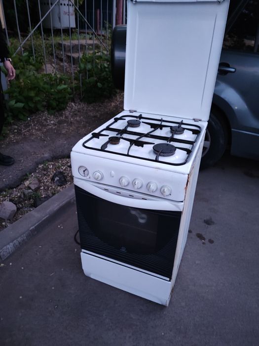 Продам газовую плиту с духовкой