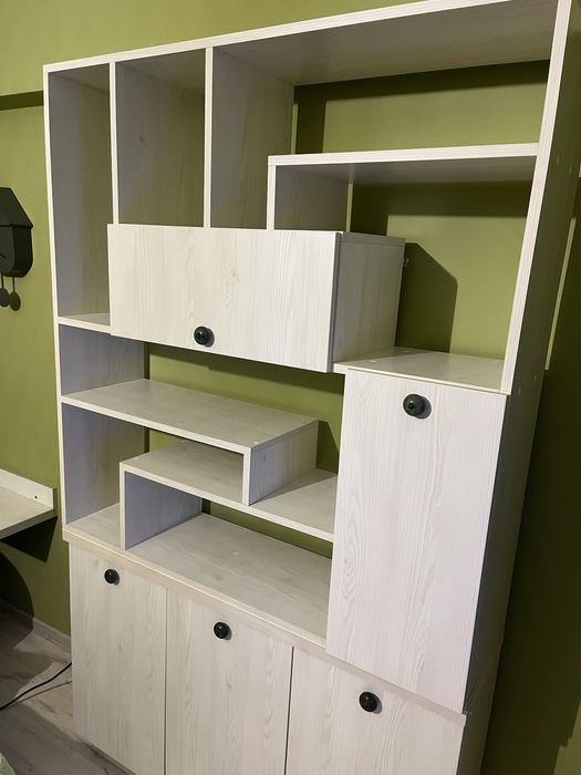 Mobila biblioteca si comoda