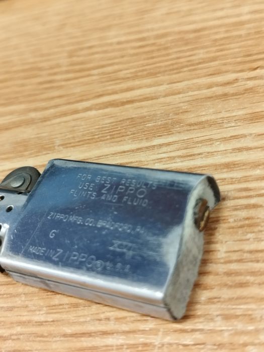 Brichetă Zippo Originală de Colecție – Anul 2000 (Cod XVI)