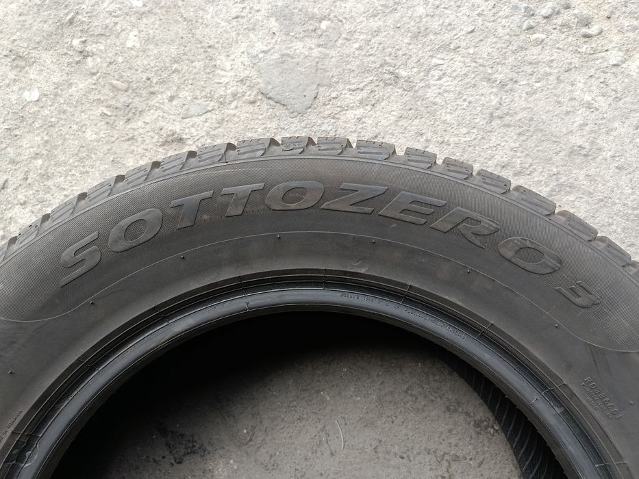 Зимни гуми -2021г.-16цола-215/60-1бр..-75лв."PIRELLI"