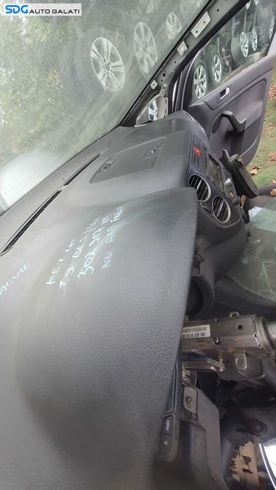 Plansa Bord Goala Dezechipata Volkswagen Golf 5 Plus 2004 - 2008 [C1474]