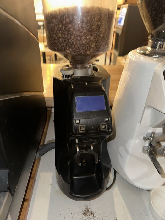 Кофемолки Simonelli/ Galiwin