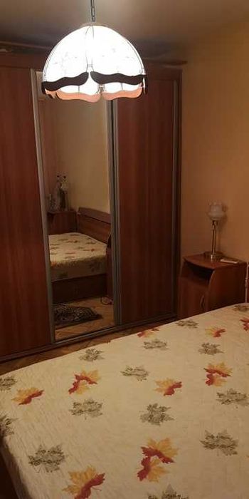 Дава се под наем Тристаен апартамент в Бургас, Център - 90 кв.м за 225 € - Снимка #3