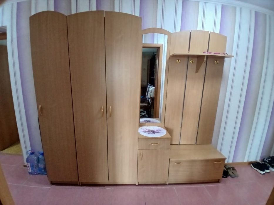 Мебель стенка - горка  , прихожая