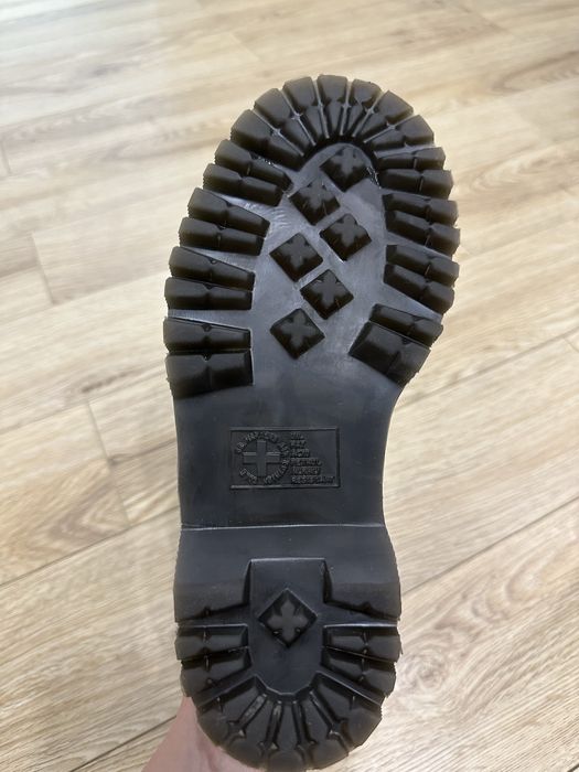 Продаю новые ботинки Jadon Dr. Martens