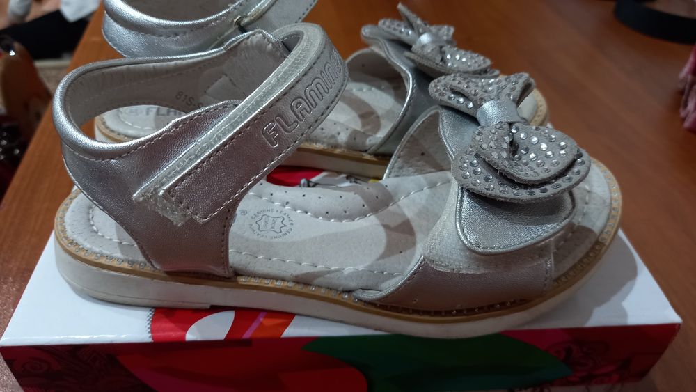 Продам летние сандалии