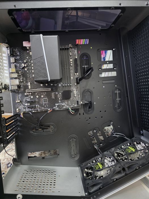 Core i7 13700KF. MSI B760