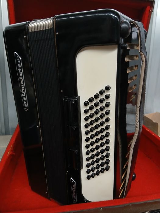 Акордеони различни