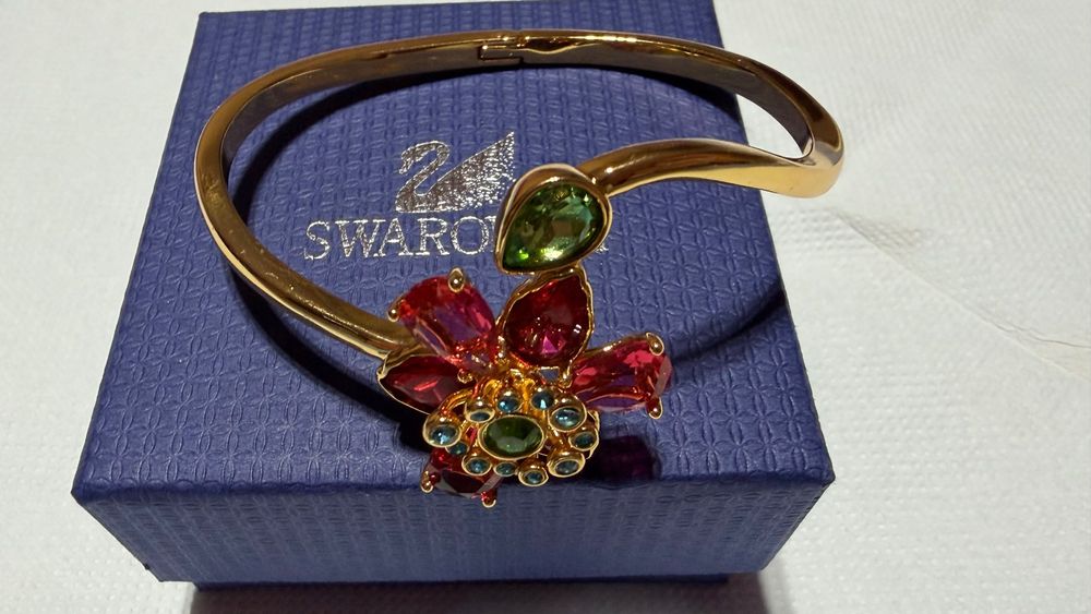 Brățară SWAROVSKY nouă ,fără urme de purtare