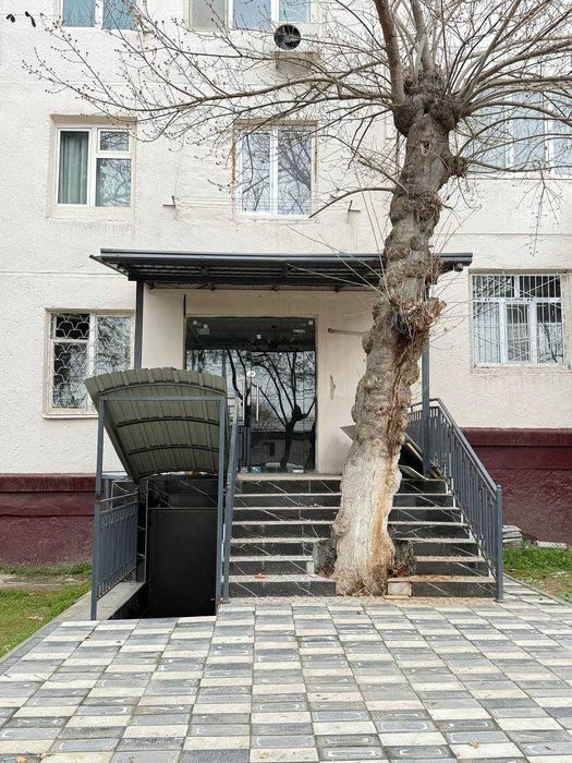 Chilonzor 17 kvartalda joylashgan 2 xonali nijiloy sotiladi.