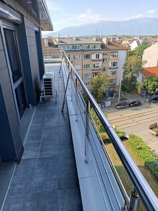 Дава се под наем Тристаен апартамент в София, Оборище - 165 кв.м за 1500 € - Снимка #10