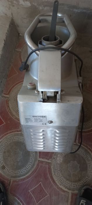 Gosht poliz maxsulotlarini maydalashga moljallangan myasarovka sotilad