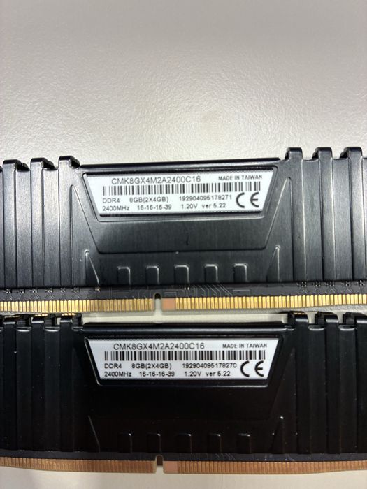 Kit Memorie RAM Corsair Vengeance LPX DDR4 8GB (2x4GB) 2400MHz CL16