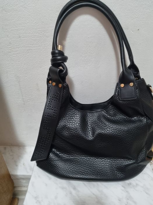 Genți dama in stare foarte bună,una noua