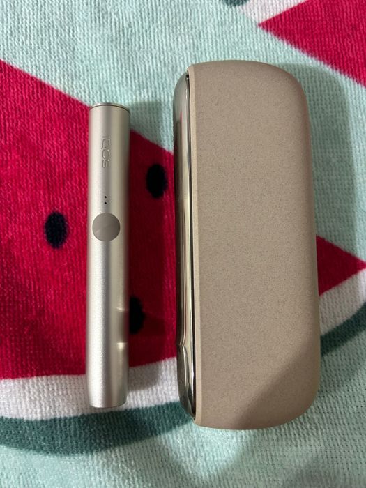 Vând IQOS. Sunt aproape noi, utilizate de cateva ori maxim.